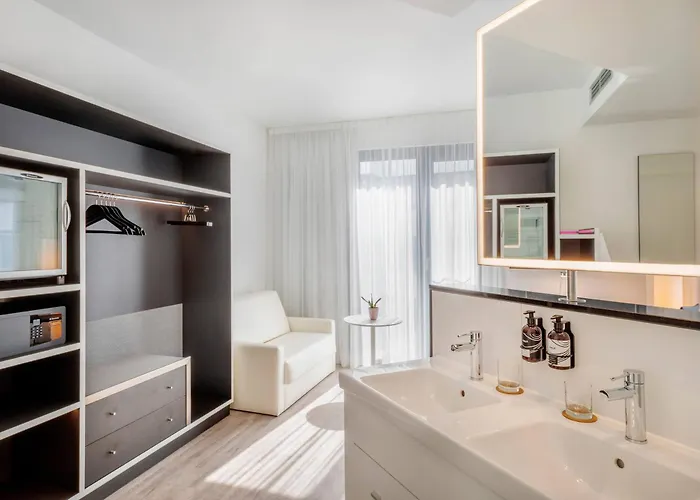 Innside By Melia Frankfurt Ostend Hotel 4*