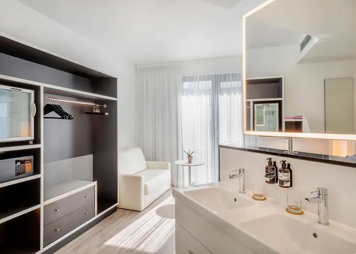 Innside By Melia Frankfurt Ostend Hotel 4*